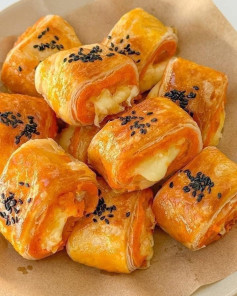 Bánh khoai lang phô mai mè đen giòn tan hấp dẫn