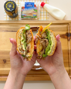 Bánh Mì Bò Kim Chi Phô Mai Tan Chảy