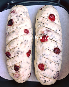 Bánh Mì Mè Đen Nam Việt Quất Thơm Ngon Từ Nồi Chiên