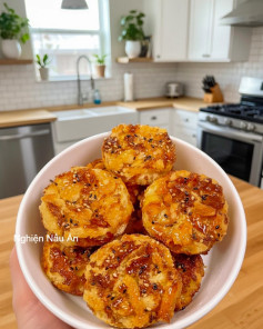 Bánh Mì Nướng Sữa Trứng Mè Đen Giòn Rụm Thơm Ngon