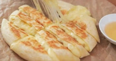 Bánh Nướng Khoai Tây Phô Mai Tan Chảy