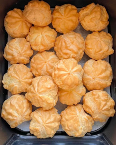 Bánh Su Kem: Hương Vị Mát Lạnh Ngập Tràn Niềm Vui