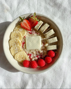 Berry Bliss White Chocolate Protein Oatmeal