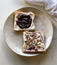Blueberry Bliss: High-Protein Yoghurt Toast Delight
