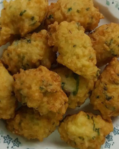 Bolinho de Arroz Crocante com Toque de Queijo