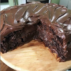Bolo de Chocolate Delicioso e Super Molhadinho com Ganache Aveludada