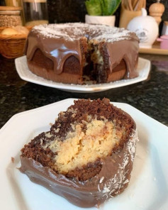 Bolo Prestígio com Recheio Cremoso de Coco