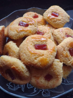 Broinhas de Fubá com Toque de Goiabada