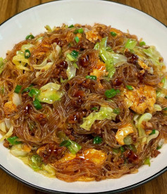 Bún Xào Thịt Băm Trứng Chiên Hòa Quyện