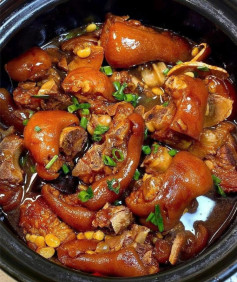 Chân Giò Hầm Đậu Tương Thơm Ngon Đậm Vị