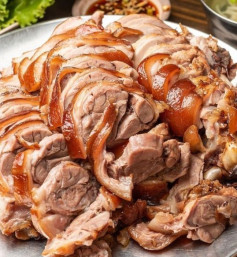 Chân Giò Rút Xương Hầm Cà Chua Thơm Ngon