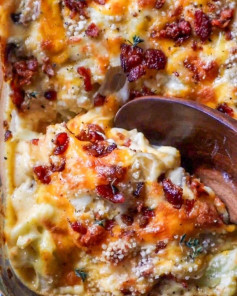 Cheesy Cauliflower Delight with Bacon & Mushrooms