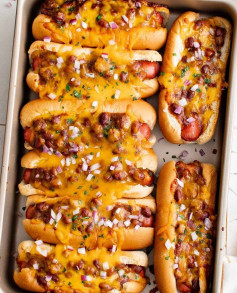 Cheesy Chili Bliss: Ultimate Baked Hot Dogs
