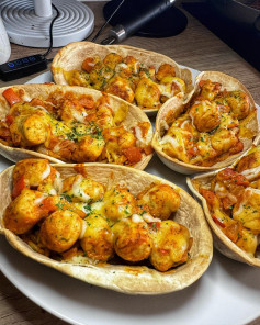 Cheesy Mexican Chicken Taco Boats Delight