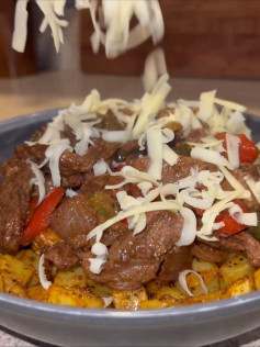 Cheesy Steak and Potato Delight Bowl