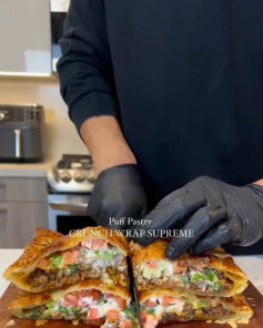 Cheesy Taco Puff Pastry Delight with Crunchy Layers
