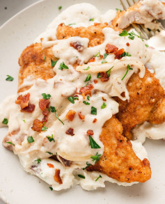 Creamy Bacon Smothered Chicken Delight