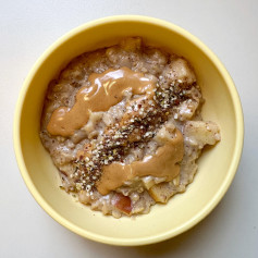 Creamy Cinnamon Apple Oatmeal Delight with Nutty Boost