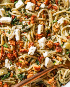 Creamy Spinach Feta Pasta with Garlic Crunch