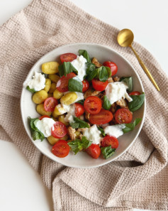 Crispy Gnocchi Delight with Straciatella and Basil