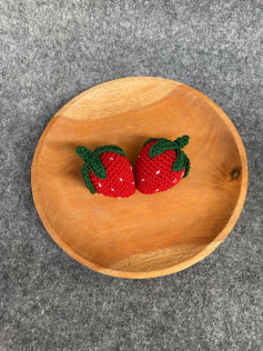 Crochet Strawberry Pattern for Beginners: Easy and Fun Tutorial