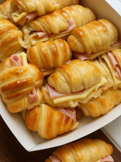 Croissant de Presunto e Queijo: Folhado Macio e Saboroso