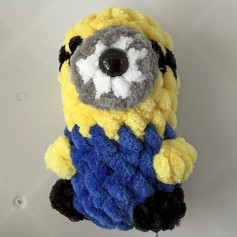 Cute Crochet Minion Toy Pattern for Beginners