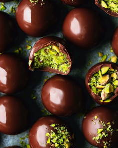 Dubai Chocolate Balls with Pistachio Kunefe Filling ✨🍫