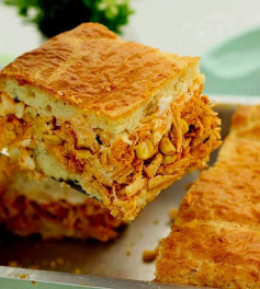 Empadão Cremoso de Frango com Queijo e Milho