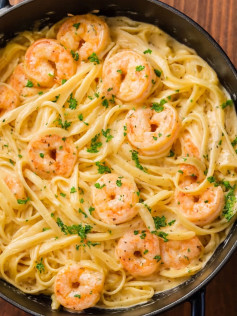 Fettuccine Cremoso com Camarão: Um Toque de Sofisticação e Sabor!