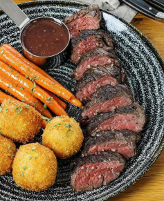 Gourmet Teres Major with Crispy Potato and Honey-Caramelized Carrots