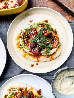 Harissa-Spiced Mushrooms on Za’atar Flatbread with Hummus Delight