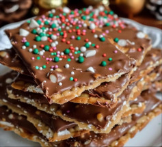 Holiday Toffee Delight: Sweet, Salty, and Crunchy Magic Treat