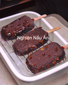 Kem Thanh Long Socola Phủ Đậu Phộng Giòn Tan