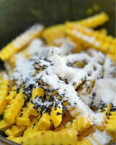 Khoai Lang Chiên Mè Đen Giòn Thơm Ngậy