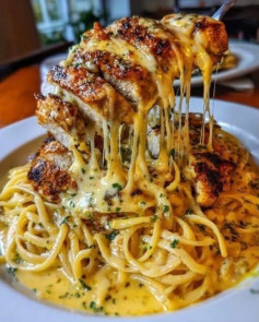 Linguine Cremoso com Frango Cajun e Molho de Queijo Delicioso