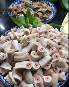 Lòng Heo Luộc Giòn Ngon, Trắng Mịn Từ Bột Mì