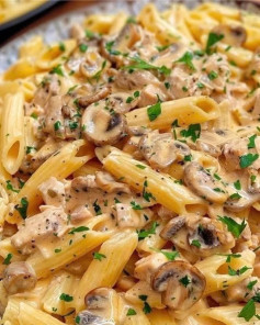 Massa Cremosa com Atum e Cogumelos Aromáticos