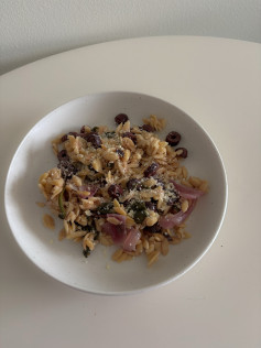 Mediterranean Orzo Bake with Spinach and Olives