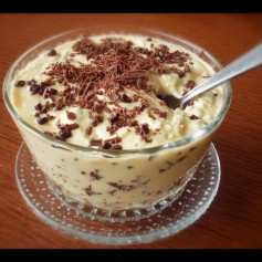 Mousse Cremoso de Leite Ninho com Toque de Chocolate