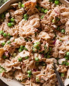 Nostalgic Tuna Pasta Delight with Creamy Dill Dressing