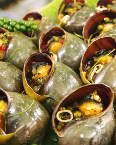 Ốc Bươu Nướng Tiêu Xanh Lừng Hương Thơm Ngon