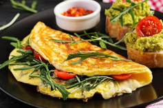 Omelete Crocante com Rúcula e Queijo Derretido