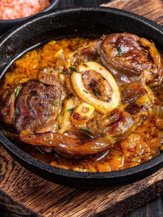 Ossobuco Suculento ao Vinho com Ervas Frescas