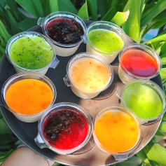 Panna Cotta Mát Lành Với Mứt Trái Cây Đa Sắc