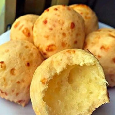 Pão de Queijo Crocante e Cremoso