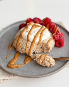 Peanut Butter Raspberry Upside-Down Oat Delight