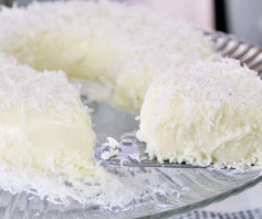 Pudim dos Anjos Gelado com Toque de Coco