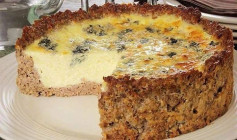 Quiche de Carne Moída com Quatro Queijos Cremosos