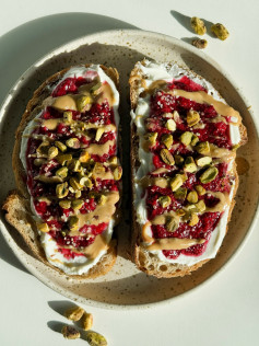 Raspberry Pistachio Delight: A Nutty, Fruity Toast Sensation